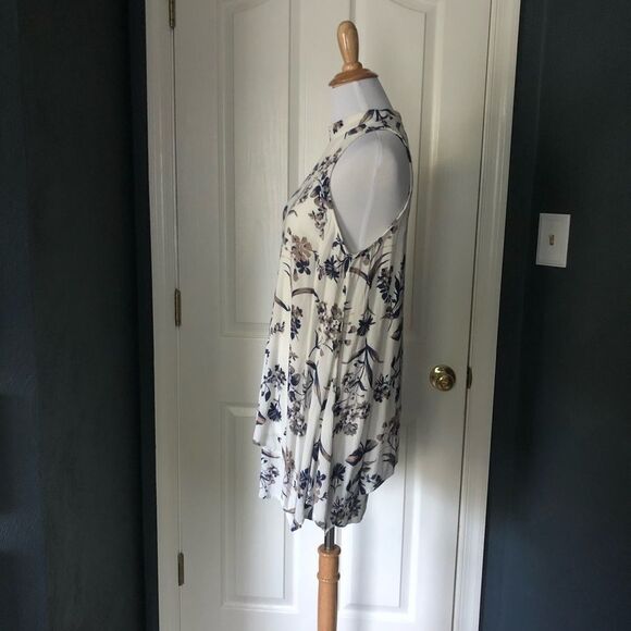 Paper Crane Floral Halter Dress - Picture 4 of 6